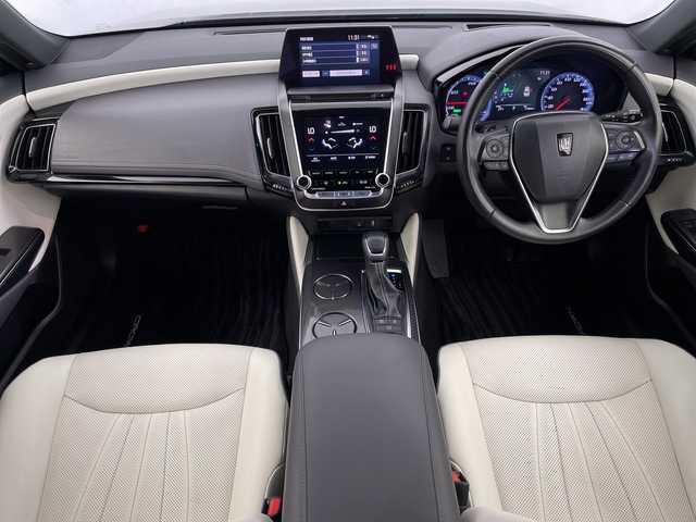 トヨタ クラウン ハイブリッド RS アドバンス 鹿児島県 2020(令2)年 5.8万km プレシャスブラックパール メーカーOPナビ/（AM/FM/CD/DVD/Bluetooth/フルセグ）/バックカメラ/サンルーフ/TRDエアロ/ホワイトレザーシート/ETC2.0/トヨタセーフティセンス/ドライブレコーダー/パワーシート/シートメモリ―/パドルシフト/ステアリングヒーター/ヘッドアップディスプレイ/ブラインドスポットモニター/シートヒーター/シートベンチレーション/LEDヘッドライト/AC100V