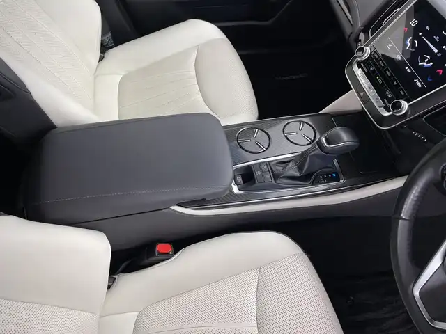 トヨタ クラウン ハイブリッド RS アドバンス 鹿児島県 2020(令2)年 5.8万km プレシャスブラックパール メーカーOPナビ/（AM/FM/CD/DVD/Bluetooth/フルセグ）/バックカメラ/サンルーフ/TRDエアロ/ホワイトレザーシート/ETC2.0/トヨタセーフティセンス/ドライブレコーダー/パワーシート/シートメモリ―/パドルシフト/ステアリングヒーター/ヘッドアップディスプレイ/ブラインドスポットモニター/シートヒーター/シートベンチレーション/LEDヘッドライト/AC100V