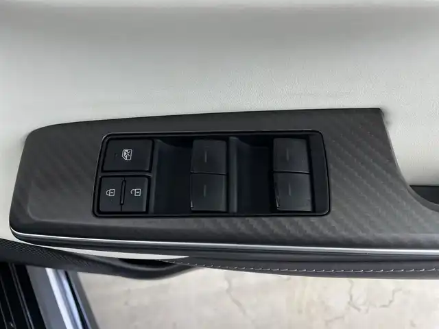 トヨタ クラウン ハイブリッド RS アドバンス 鹿児島県 2020(令2)年 5.8万km プレシャスブラックパール メーカーOPナビ/（AM/FM/CD/DVD/Bluetooth/フルセグ）/バックカメラ/サンルーフ/TRDエアロ/ホワイトレザーシート/ETC2.0/トヨタセーフティセンス/ドライブレコーダー/パワーシート/シートメモリ―/パドルシフト/ステアリングヒーター/ヘッドアップディスプレイ/ブラインドスポットモニター/シートヒーター/シートベンチレーション/LEDヘッドライト/AC100V