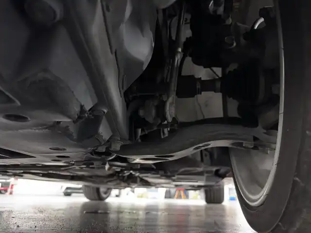 レクサス ＣＴ 200h Fスポーツ 三重県 2017(平29)年 3.9万km 赤／黒 ハイブリッド/FF/MTモード付インパネCVT/純正 7インチナビ/（AM/FM/CD/DVD/Blu-ray/SDREC/SD/USB/Bluetooth/AUX/TV）/バックガイドモニター/ドライブレコーダー 前方/ビルトイン ETC2.0/安全/・クリアランスソナー＆バックソナー/・S-VSC/・TRC/・緊急ブレーキシグナル/・車両接近通報装置/装備/・【OP】Fスポーツ用本革シート*/・8wayパワーシート（D電動ランバーサポート付8way/N4way）/・シートヒーター（D/N）/・左右独立オートエアコン（花粉除去モード付）/・オートライト/・LED ヘッドランプ＆フロントフォグランプ/・パドルシフト/・自動防眩ルームミラー/・【OP】オート電動格納式ドアミラー（広角・自動防眩・リバース連動チルトダウン・メモリー・ヒーター付）*/・【OP】雨滴感応式間欠フロントワイパー*/・プッシュスタート/・18inAW（純正流用）/・保/取/ナビ取/・スマートキーx2＋カードキーx1/・210系カローラスポーツ18inAW 純正流用/・外装色『レッドマイカクリスタルシャイン［3R1］×ブラック［212］［2LM］』/など/*…セットでメーカーOP