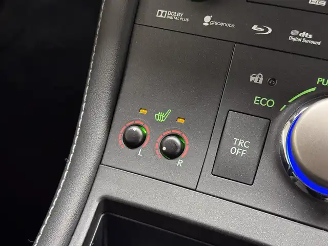 レクサス ＣＴ 200h Fスポーツ 三重県 2017(平29)年 3.9万km 赤／黒 ハイブリッド/FF/MTモード付インパネCVT/純正 7インチナビ/（AM/FM/CD/DVD/Blu-ray/SDREC/SD/USB/Bluetooth/AUX/TV）/バックガイドモニター/ドライブレコーダー 前方/ビルトイン ETC2.0/安全/・クリアランスソナー＆バックソナー/・S-VSC/・TRC/・緊急ブレーキシグナル/・車両接近通報装置/装備/・【OP】Fスポーツ用本革シート*/・8wayパワーシート（D電動ランバーサポート付8way/N4way）/・シートヒーター（D/N）/・左右独立オートエアコン（花粉除去モード付）/・オートライト/・LED ヘッドランプ＆フロントフォグランプ/・パドルシフト/・自動防眩ルームミラー/・【OP】オート電動格納式ドアミラー（広角・自動防眩・リバース連動チルトダウン・メモリー・ヒーター付）*/・【OP】雨滴感応式間欠フロントワイパー*/・プッシュスタート/・18inAW（純正流用）/・保/取/ナビ取/・スマートキーx2＋カードキーx1/・210系カローラスポーツ18inAW 純正流用/・外装色『レッドマイカクリスタルシャイン［3R1］×ブラック［212］［2LM］』/など/*…セットでメーカーOP