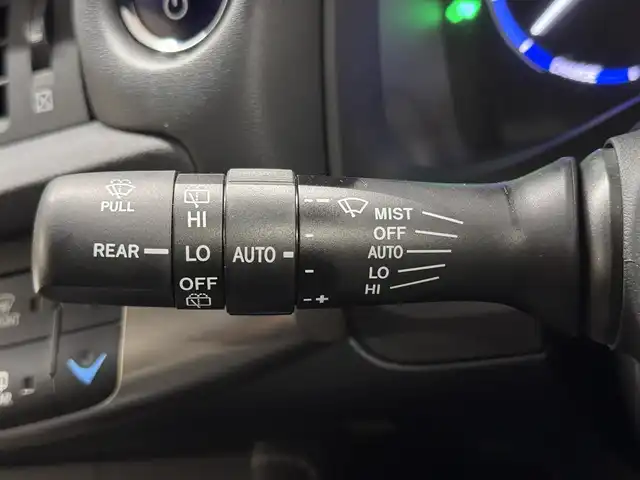 レクサス ＣＴ 200h Fスポーツ 三重県 2017(平29)年 3.9万km 赤／黒 ハイブリッド/FF/MTモード付インパネCVT/純正 7インチナビ/（AM/FM/CD/DVD/Blu-ray/SDREC/SD/USB/Bluetooth/AUX/TV）/バックガイドモニター/ドライブレコーダー 前方/ビルトイン ETC2.0/安全/・クリアランスソナー＆バックソナー/・S-VSC/・TRC/・緊急ブレーキシグナル/・車両接近通報装置/装備/・【OP】Fスポーツ用本革シート*/・8wayパワーシート（D電動ランバーサポート付8way/N4way）/・シートヒーター（D/N）/・左右独立オートエアコン（花粉除去モード付）/・オートライト/・LED ヘッドランプ＆フロントフォグランプ/・パドルシフト/・自動防眩ルームミラー/・【OP】オート電動格納式ドアミラー（広角・自動防眩・リバース連動チルトダウン・メモリー・ヒーター付）*/・【OP】雨滴感応式間欠フロントワイパー*/・プッシュスタート/・18inAW（純正流用）/・保/取/ナビ取/・スマートキーx2＋カードキーx1/・210系カローラスポーツ18inAW 純正流用/・外装色『レッドマイカクリスタルシャイン［3R1］×ブラック［212］［2LM］』/など/*…セットでメーカーOP