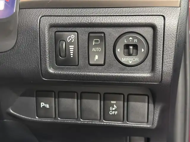 レクサス ＣＴ 200h Fスポーツ 三重県 2017(平29)年 3.9万km 赤／黒 ハイブリッド/FF/MTモード付インパネCVT/純正 7インチナビ/（AM/FM/CD/DVD/Blu-ray/SDREC/SD/USB/Bluetooth/AUX/TV）/バックガイドモニター/ドライブレコーダー 前方/ビルトイン ETC2.0/安全/・クリアランスソナー＆バックソナー/・S-VSC/・TRC/・緊急ブレーキシグナル/・車両接近通報装置/装備/・【OP】Fスポーツ用本革シート*/・8wayパワーシート（D電動ランバーサポート付8way/N4way）/・シートヒーター（D/N）/・左右独立オートエアコン（花粉除去モード付）/・オートライト/・LED ヘッドランプ＆フロントフォグランプ/・パドルシフト/・自動防眩ルームミラー/・【OP】オート電動格納式ドアミラー（広角・自動防眩・リバース連動チルトダウン・メモリー・ヒーター付）*/・【OP】雨滴感応式間欠フロントワイパー*/・プッシュスタート/・18inAW（純正流用）/・保/取/ナビ取/・スマートキーx2＋カードキーx1/・210系カローラスポーツ18inAW 純正流用/・外装色『レッドマイカクリスタルシャイン［3R1］×ブラック［212］［2LM］』/など/*…セットでメーカーOP