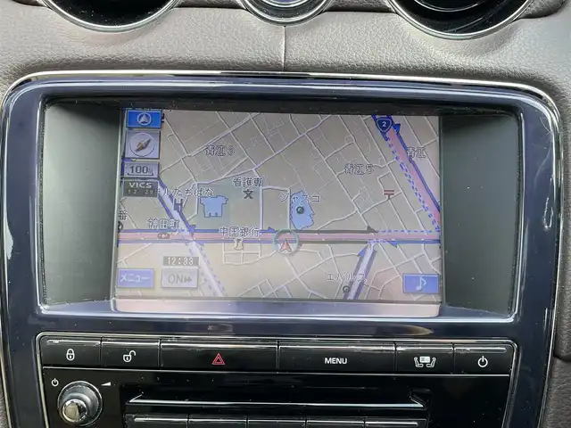 ジャガー ＸＪ ラグジュアリー 岡山県 2011(平23)年 13.9万km フジホワイト 登録時走行距離138764km/サンルーフ/純正HDDナビ/(AM/FM/TV/DISC)/クルーズコントロール/クリアランスソナー/バックカメラ/ETC/ドライブレコーダー/D+N席シートヒーター/D+N席パワーシート/D席シートメモリ/パドルシフト/電動リアゲート/スマートキー/純正19インチアルミホイール