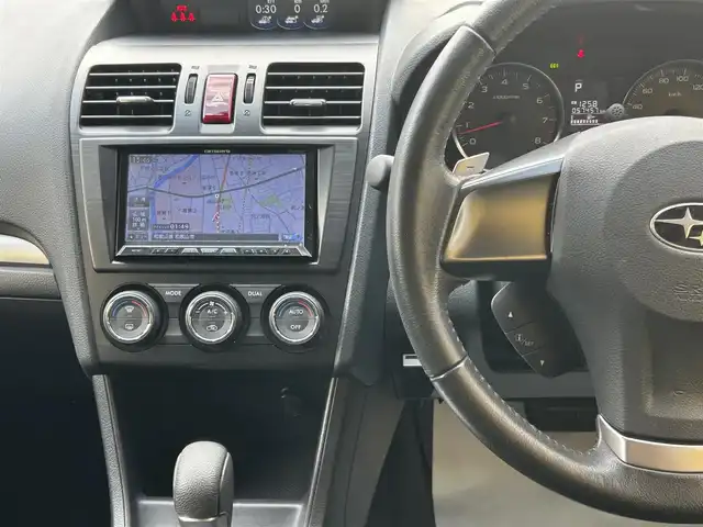 スバル インプレッサ スポーツ 2．0i アイサイト 和歌山県 2012(平24)年 5.8万km サテンホワイトパール ワンオーナー/carrozzeria製社外ナビ（フルセグTV/FM/AM/DVD/CD/MSV/SD）/ASSURA製車外レーダー/バックカメラ/ETC/横滑り防止装置/衝突被害軽減ブレーキ/アイドリングストップ/オートライト/クルーズコントロール/プッシュスタート/取扱説明書/保証書/純正アルミホイール/純正ドアバイザー/純正フロアマット