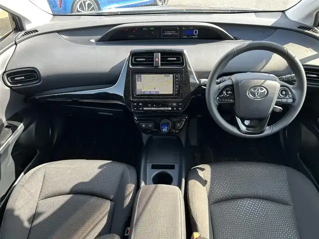 トヨタ プリウス SセーフティプラスⅡ 広島県 2020(令2)年 4.1万km アティチュードブラックマイカ ワンオーナー/フルタイム４DW/メモリナビ/（フルセグTV/Bluetooth/CD）/バックカメラ/クルーズコントロール（追従走行・有り）/プッシュスタート/ビルドインETC/LEDヘッドライト/衝突軽減ブレーキ/レーンキープアシスト/オートハイビーム/ドアバイザー