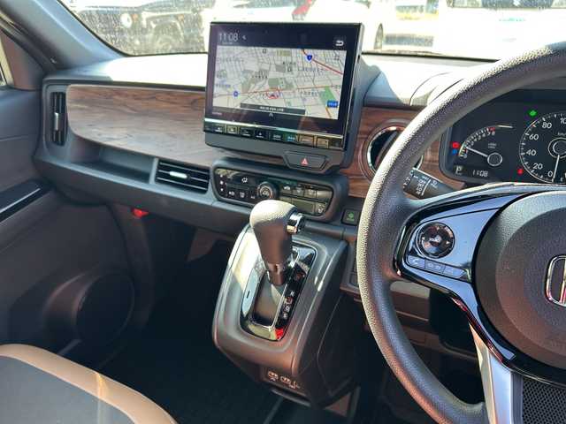 ホンダ Ｎ ＯＮＥ オリジナル スタイル+アーバン 神奈川県 2024(令6)年 0.9万km ガーデングリーンM 純正9インチSDナビ【LXU-247NBi】/(AM/FM/フルセグ/DVD/CD/SD/USB/MSV/Bluetooth)/ホンダセンシング/アクティブクルーズコントロール/充電用USBタイプCポート×2/プライムスムースフロントシート/前席シートヒーター/14インチスチールホイール＋カラードディッシュホイール/CMBS/先行車発進お知らせ/路外逸脱抑制システム/レーンキープアシストシステム/標識認識機能/アイドリングストップ/LEDヘッドライト/オートライト/ウィンカーミラー/電動格納ミラー/プッシュスタート/スマートキー/フロアマット/保証書