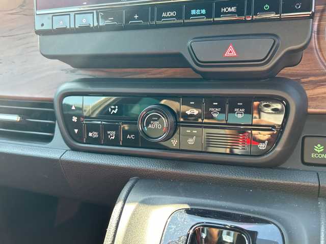 ホンダ Ｎ ＯＮＥ オリジナル スタイル+アーバン 神奈川県 2024(令6)年 0.9万km ガーデングリーンM 純正9インチSDナビ【LXU-247NBi】/(AM/FM/フルセグ/DVD/CD/SD/USB/MSV/Bluetooth)/ホンダセンシング/アクティブクルーズコントロール/充電用USBタイプCポート×2/プライムスムースフロントシート/前席シートヒーター/14インチスチールホイール＋カラードディッシュホイール/CMBS/先行車発進お知らせ/路外逸脱抑制システム/レーンキープアシストシステム/標識認識機能/アイドリングストップ/LEDヘッドライト/オートライト/ウィンカーミラー/電動格納ミラー/プッシュスタート/スマートキー/フロアマット/保証書