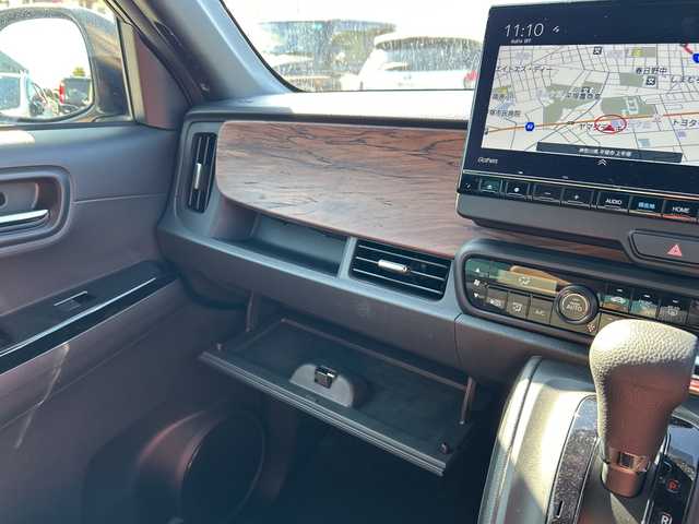 ホンダ Ｎ ＯＮＥ オリジナル スタイル+アーバン 神奈川県 2024(令6)年 0.9万km ガーデングリーンM 純正9インチSDナビ【LXU-247NBi】/(AM/FM/フルセグ/DVD/CD/SD/USB/MSV/Bluetooth)/ホンダセンシング/アクティブクルーズコントロール/充電用USBタイプCポート×2/プライムスムースフロントシート/前席シートヒーター/14インチスチールホイール＋カラードディッシュホイール/CMBS/先行車発進お知らせ/路外逸脱抑制システム/レーンキープアシストシステム/標識認識機能/アイドリングストップ/LEDヘッドライト/オートライト/ウィンカーミラー/電動格納ミラー/プッシュスタート/スマートキー/フロアマット/保証書