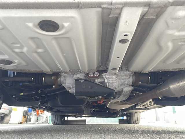 トヨタ ヴォクシー ハイブリッド S－Z 京都府 2022(令4)年 4.9万km ホワイトパールクリスタルシャイン 純正１０インチディスプレイオーディオ　ナビ　フルセグ　Ｂｌｕｅｔｏｏｔｈオーディオ　バックカメラ　後席フリップダウンモニター　レーダークルーズ　両側パワースライド　ＬＥＤライト　シートヒーター　前後ドラレコ　クリアランスソナー　ビルトインETC