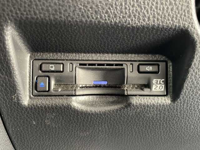 トヨタ ヴォクシー ハイブリッド S－Z 京都府 2022(令4)年 4.9万km ホワイトパールクリスタルシャイン 純正１０インチディスプレイオーディオ　ナビ　フルセグ　Ｂｌｕｅｔｏｏｔｈオーディオ　バックカメラ　後席フリップダウンモニター　レーダークルーズ　両側パワースライド　ＬＥＤライト　シートヒーター　前後ドラレコ　クリアランスソナー　ビルトインETC