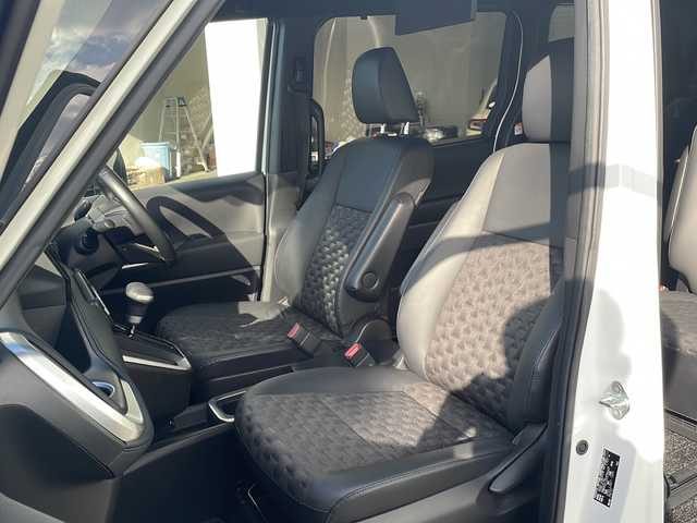 トヨタ ヴォクシー ハイブリッド S－Z 京都府 2022(令4)年 4.9万km ホワイトパールクリスタルシャイン 純正１０インチディスプレイオーディオ　ナビ　フルセグ　Ｂｌｕｅｔｏｏｔｈオーディオ　バックカメラ　後席フリップダウンモニター　レーダークルーズ　両側パワースライド　ＬＥＤライト　シートヒーター　前後ドラレコ　クリアランスソナー　ビルトインETC