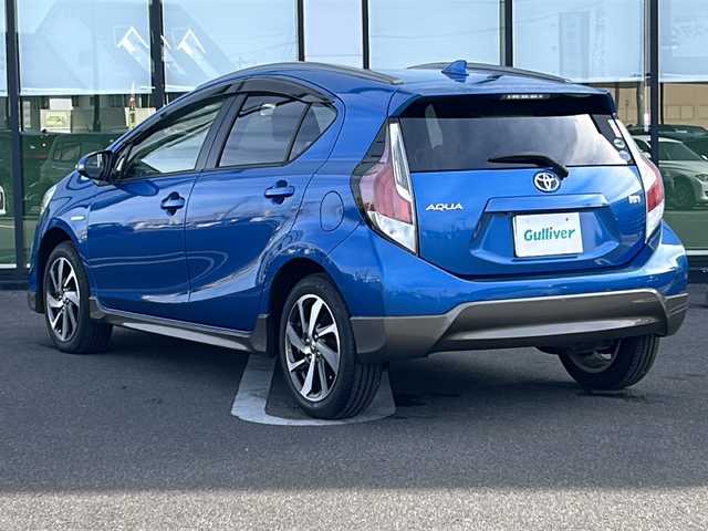 トヨタ アクア X－URBAN 岐阜県 2015(平27)年 11.5万km コバルトブルーメタリック 【登録時走行距離：114635km】/社外ナビ/フルセグテレビ/バックカメラ/ルーフレール/Ｘ－ＵＲＢＡＮエアロ/ＬＥＤヘッドライト/純正アルミホイール/純正フロアマット/ドアバイザー/フォグランプ/ハーフレザーシート/ETC/禁煙車/プッシュスタート/スマートキー/横滑り防止装置