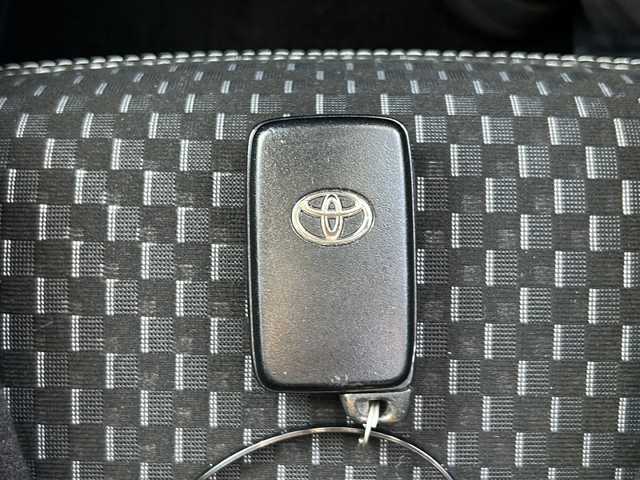 トヨタ アクア X－URBAN 岐阜県 2015(平27)年 11.5万km コバルトブルーメタリック 【登録時走行距離：114635km】/社外ナビ/フルセグテレビ/バックカメラ/ルーフレール/Ｘ－ＵＲＢＡＮエアロ/ＬＥＤヘッドライト/純正アルミホイール/純正フロアマット/ドアバイザー/フォグランプ/ハーフレザーシート/ETC/禁煙車/プッシュスタート/スマートキー/横滑り防止装置