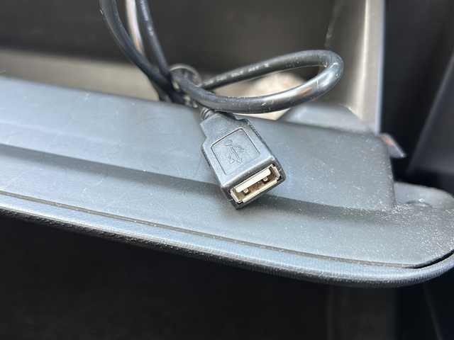 トヨタ アクア X－URBAN 岐阜県 2015(平27)年 11.5万km コバルトブルーメタリック 【登録時走行距離：114635km】/社外ナビ/フルセグテレビ/バックカメラ/ルーフレール/Ｘ－ＵＲＢＡＮエアロ/ＬＥＤヘッドライト/純正アルミホイール/純正フロアマット/ドアバイザー/フォグランプ/ハーフレザーシート/ETC/禁煙車/プッシュスタート/スマートキー/横滑り防止装置