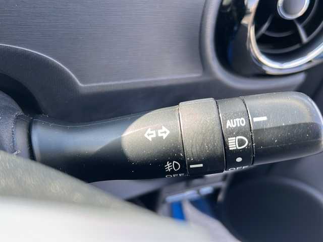 トヨタ アクア X－URBAN 岐阜県 2015(平27)年 11.5万km コバルトブルーメタリック 【登録時走行距離：114635km】/社外ナビ/フルセグテレビ/バックカメラ/ルーフレール/Ｘ－ＵＲＢＡＮエアロ/ＬＥＤヘッドライト/純正アルミホイール/純正フロアマット/ドアバイザー/フォグランプ/ハーフレザーシート/ETC/禁煙車/プッシュスタート/スマートキー/横滑り防止装置