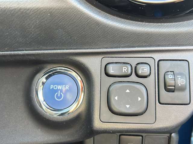 トヨタ アクア X－URBAN 岐阜県 2015(平27)年 11.5万km コバルトブルーメタリック 【登録時走行距離：114635km】/社外ナビ/フルセグテレビ/バックカメラ/ルーフレール/Ｘ－ＵＲＢＡＮエアロ/ＬＥＤヘッドライト/純正アルミホイール/純正フロアマット/ドアバイザー/フォグランプ/ハーフレザーシート/ETC/禁煙車/プッシュスタート/スマートキー/横滑り防止装置