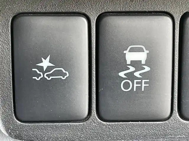 日産 デイズ ルークス ハイウェイスター Gターボ 福岡県 2019(令1)年 5.6万km ホワイトソリッド/プレミアムオリーブM 純正ナビ（ＭＭ３１９Ｄ－Ｗ）/フルセグTV/CD/DVD/BT/SD/AUX/AM/FM/アラウンドビューモニター/エマージェンシーブレーキ/両側パワースライドドア/ＬＤＷ/クルーズコントロール/前後ドラレコ/ＥＴＣ２．０/オートハイビーム/ＬＥＤオートライト/フォグランプ/スマートキー/プッシュスタート/ステアリングリモコン/純正AW/シートバックテーブル/ロールサンシェード/ベンチシート