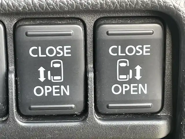 日産 デイズ ルークス ハイウェイスター Gターボ 福岡県 2019(令1)年 5.6万km ホワイトソリッド/プレミアムオリーブM 純正ナビ（ＭＭ３１９Ｄ－Ｗ）/フルセグTV/CD/DVD/BT/SD/AUX/AM/FM/アラウンドビューモニター/エマージェンシーブレーキ/両側パワースライドドア/ＬＤＷ/クルーズコントロール/前後ドラレコ/ＥＴＣ２．０/オートハイビーム/ＬＥＤオートライト/フォグランプ/スマートキー/プッシュスタート/ステアリングリモコン/純正AW/シートバックテーブル/ロールサンシェード/ベンチシート