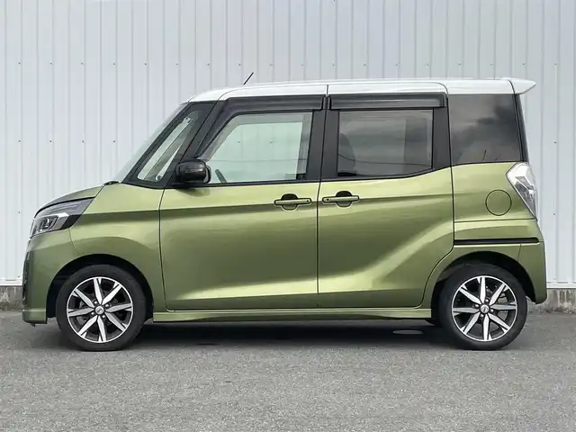 日産 デイズ ルークス ハイウェイスター Gターボ 福岡県 2019(令1)年 5.6万km ホワイトソリッド/プレミアムオリーブM 純正ナビ（ＭＭ３１９Ｄ－Ｗ）/フルセグTV/CD/DVD/BT/SD/AUX/AM/FM/アラウンドビューモニター/エマージェンシーブレーキ/両側パワースライドドア/ＬＤＷ/クルーズコントロール/前後ドラレコ/ＥＴＣ２．０/オートハイビーム/ＬＥＤオートライト/フォグランプ/スマートキー/プッシュスタート/ステアリングリモコン/純正AW/シートバックテーブル/ロールサンシェード/ベンチシート