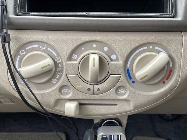 スズキ アルト F 石川県 2013(平25)年 8.7万km シルキーシルバーメタリック 4WD/社外ナビ/バックカメラ/ETC