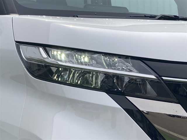 日産 ルークス HWS Gターボ アーバンクロム 香川県 2023(令5)年 0.4万km チタニウムグレーM/シルキーホワイト 登録時走行距離：4028km/純正9型ディスプレイオーディオ/　BT接続　連動式前後ドラレコ/全方位カメラ/ビルトインETC/エマージェンシーブレーキ/レーンキープアシスト/LEDヘッドライト/オートライト/フォグランプ/レベライザヘッドライト/アイドリングストップ/横滑り防止装置/フレーザークロス防水シート/ベンチシート/プッシュスタート/スマートキー/スペアキー