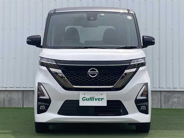 日産 ルークス HWS Gターボ アーバンクロム 香川県 2023(令5)年 0.4万km チタニウムグレーM/シルキーホワイト 登録時走行距離：4028km/純正9型ディスプレイオーディオ/　BT接続　連動式前後ドラレコ/全方位カメラ/ビルトインETC/エマージェンシーブレーキ/レーンキープアシスト/LEDヘッドライト/オートライト/フォグランプ/レベライザヘッドライト/アイドリングストップ/横滑り防止装置/フレーザークロス防水シート/ベンチシート/プッシュスタート/スマートキー/スペアキー