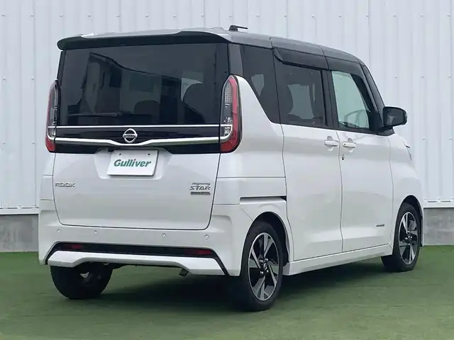 日産 ルークス HWS Gターボ アーバンクロム 香川県 2023(令5)年 0.4万km チタニウムグレーM/シルキーホワイト 登録時走行距離：4028km/純正9型ディスプレイオーディオ/　BT接続　連動式前後ドラレコ/全方位カメラ/ビルトインETC/エマージェンシーブレーキ/レーンキープアシスト/LEDヘッドライト/オートライト/フォグランプ/レベライザヘッドライト/アイドリングストップ/横滑り防止装置/フレーザークロス防水シート/ベンチシート/プッシュスタート/スマートキー/スペアキー