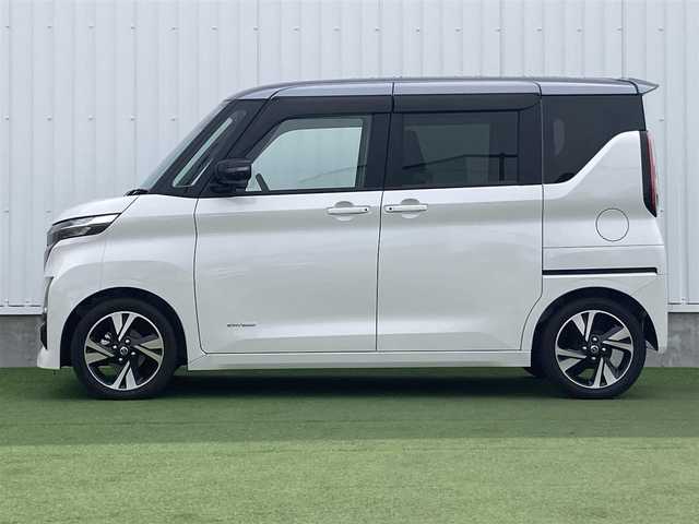 日産 ルークス HWS Gターボ アーバンクロム 香川県 2023(令5)年 0.4万km チタニウムグレーM/シルキーホワイト 登録時走行距離：4028km/純正9型ディスプレイオーディオ/　BT接続　連動式前後ドラレコ/全方位カメラ/ビルトインETC/エマージェンシーブレーキ/レーンキープアシスト/LEDヘッドライト/オートライト/フォグランプ/レベライザヘッドライト/アイドリングストップ/横滑り防止装置/フレーザークロス防水シート/ベンチシート/プッシュスタート/スマートキー/スペアキー