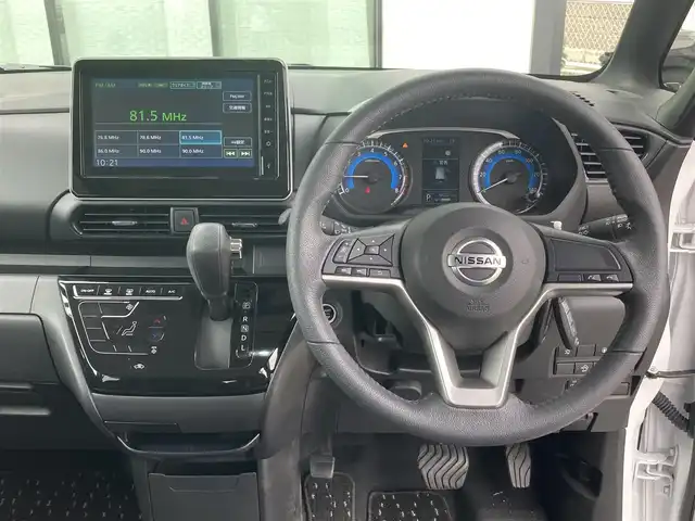 日産 ルークス HWS Gターボ アーバンクロム 香川県 2023(令5)年 0.4万km チタニウムグレーM/シルキーホワイト 登録時走行距離：4028km/純正9型ディスプレイオーディオ/　BT接続　連動式前後ドラレコ/全方位カメラ/ビルトインETC/エマージェンシーブレーキ/レーンキープアシスト/LEDヘッドライト/オートライト/フォグランプ/レベライザヘッドライト/アイドリングストップ/横滑り防止装置/フレーザークロス防水シート/ベンチシート/プッシュスタート/スマートキー/スペアキー