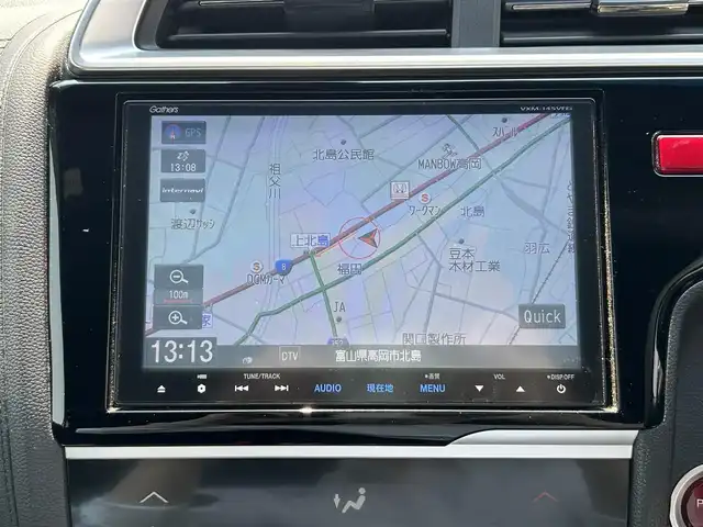 ホンダ フィット ハイブリット Sパッケージ 富山県 2013(平25)年 4.9万km プレミアムホワイトパール 純正8インチナビ/フルセグTV/ＤＶＤ再生/Bluetooth/ミュージックサーバー/バックカメラ/ビルトインETC/クルーズコントロール/プッシュスタートエンジン/LEDオートライト/フォグライト