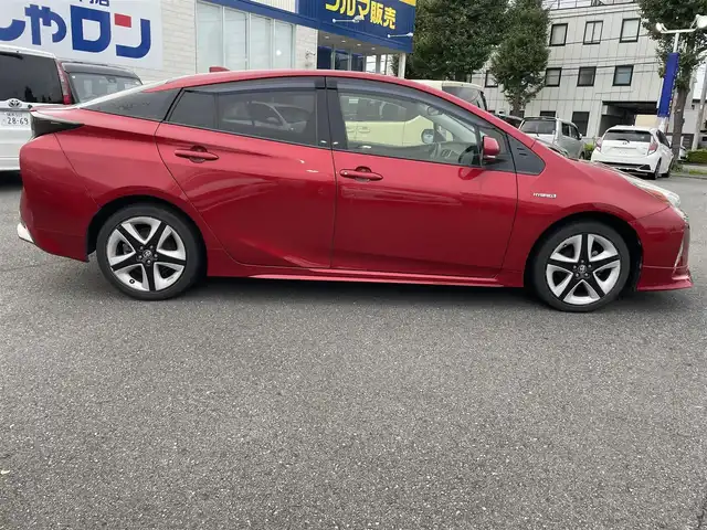 トヨタ プリウス S ツーリングセレクション 東京都 2016(平28)年 13.1万km エモーショナルレッド (株)IDOMが運営する【じしゃロン昭島店】の自社ローン専用車両になりますこちらは現金またはオートローンご利用時の価格です。自社ローンご希望の方は別途その旨お申付け下さい/純正ナビ/BT/TV/SD/CD/DVD/バックカメラ/ビルトインETC/プリクラッシュセーフティー/スマートキー/プッシュスタート/シートヒーター/シートリフター/ステアリングスイッチ/革巻きステアリング/電動格納ドアミラー/ウィンカーミラー/Autoライト/LED/純正フロアマット/純正ドアバイザー/純正アルミホイール