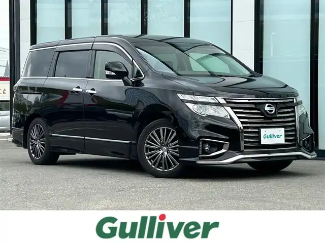日産 エルグランド 250HWS アーバンクロム 大阪府 2016(平28)年 9.6万km ファントムブラック 純正8インチナビ　/ビルトインETC　/バックカメラ　/フルセグTV　/フリップダウンモニター　/クルーズコントロール　/オットマン　/ドライブレコーダー（前方）/純正フロアマット　/両側パワースライドドア　/純正18インチアルミホイール