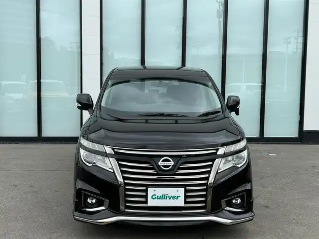 日産 エルグランド 250HWS アーバンクロム 大阪府 2016(平28)年 9.6万km ファントムブラック 純正8インチナビ　/ビルトインETC　/バックカメラ　/フルセグTV　/フリップダウンモニター　/クルーズコントロール　/オットマン　/ドライブレコーダー（前方）/純正フロアマット　/両側パワースライドドア　/純正18インチアルミホイール