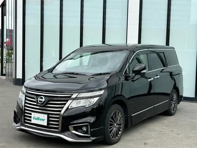 日産 エルグランド 250HWS アーバンクロム 大阪府 2016(平28)年 9.6万km ファントムブラック 純正8インチナビ　/ビルトインETC　/バックカメラ　/フルセグTV　/フリップダウンモニター　/クルーズコントロール　/オットマン　/ドライブレコーダー（前方）/純正フロアマット　/両側パワースライドドア　/純正18インチアルミホイール