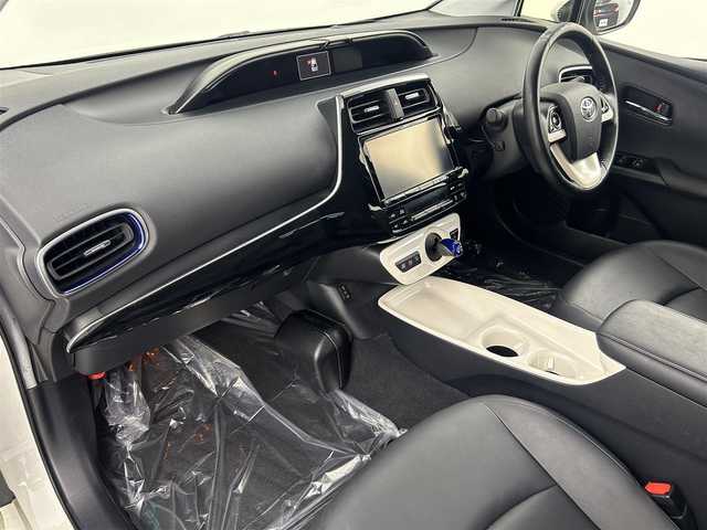 トヨタ プリウス A ツーリングセレクション 埼玉県 2016(平28)年 6.1万km ホワイトパールクリスタルシャイン 純正９型ナビ　フルセグ　ＢＴ　ＤＶＤ　ＨＤＭＩ　レーダークルーズコントロール　前席シートヒーター　純正ドライブレコーダー　前後クリアランスソナー　バックカメラ　ＬＥＤヘッドライト　ビルトインＥＴＣ