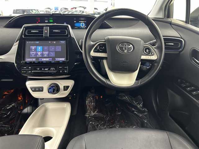 トヨタ プリウス A ツーリングセレクション 埼玉県 2016(平28)年 6.1万km ホワイトパールクリスタルシャイン 純正９型ナビ　フルセグ　ＢＴ　ＤＶＤ　ＨＤＭＩ　レーダークルーズコントロール　前席シートヒーター　純正ドライブレコーダー　前後クリアランスソナー　バックカメラ　ＬＥＤヘッドライト　ビルトインＥＴＣ