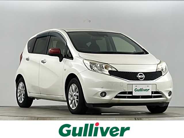 日産 ノート メダリスト エマージェンシーB 愛知県 2014(平26)年 5.3万km ブリリアントホワイトパール 禁煙車/純正7インチナビ/（CD/DVD/Bluetooth/フルセグTV）/全方位カメラ/衝突軽減ブレーキ/レーンキープアシストスマート/踏み間違い衝突防止アシスト/ETC/アイドリングストップ/横滑り防止装置/スマートキー/プッシュスタート/純正15インチアルミホイール/純正フロアマット
