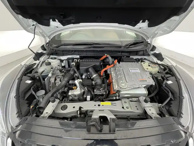 日産 キックス X ツートーンインテリアED 滋賀県 2020(令2)年 3.1万km ブリリアントホワイトパール 純正ナビ/（CD/DVD/BT/フルセグ）/全方位カメラ/前後ドライブレコーダー/ETC/シートヒーター/ステアリングヒーター/衝突被害軽減ブレーキ/クルーズコントロール/レーンキープアシスト/ABS/横滑り防止装置/プッシュスタート/アイドリングストップ/スマートキー/コーナーセンサー前後/オートライト/LEDヘッドライト