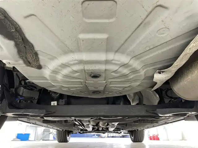 日産 キックス X ツートーンインテリアED 滋賀県 2020(令2)年 3.1万km ブリリアントホワイトパール 純正ナビ/（CD/DVD/BT/フルセグ）/全方位カメラ/前後ドライブレコーダー/ETC/シートヒーター/ステアリングヒーター/衝突被害軽減ブレーキ/クルーズコントロール/レーンキープアシスト/ABS/横滑り防止装置/プッシュスタート/アイドリングストップ/スマートキー/コーナーセンサー前後/オートライト/LEDヘッドライト