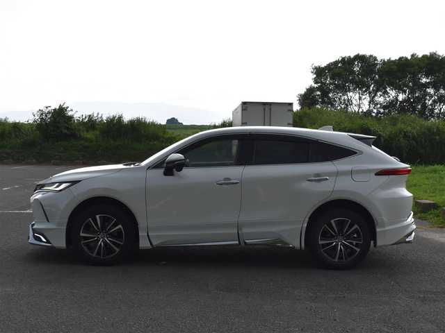 トヨタ ハリアー G 福岡県 2020(令2)年 4.4万km ホワイトパールクリスタルシャイン 　ハリアー　G　/ワンオーナー/純正ナビ/　　フルセグTV/B・T/miracast/バックカメラ/パワーバックドア/デジタルインナーミラー/　　前後方録画機能付き/トヨタセーフティーセンス/レーダークルーズコントロール/運転席パワーシート/モデリスタエアロ/オートハイビーム/クリアランスソナー/ビルトインETC/純正18インチアルミホイール/保証書あり/取扱説明書あり/スペアキーあり