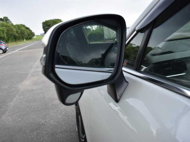 トヨタ ハリアー G 福岡県 2020(令2)年 4.4万km ホワイトパールクリスタルシャイン 　ハリアー　G　/ワンオーナー/純正ナビ/　　フルセグTV/B・T/miracast/バックカメラ/パワーバックドア/デジタルインナーミラー/　　前後方録画機能付き/トヨタセーフティーセンス/レーダークルーズコントロール/運転席パワーシート/モデリスタエアロ/オートハイビーム/クリアランスソナー/ビルトインETC/純正18インチアルミホイール/保証書あり/取扱説明書あり/スペアキーあり