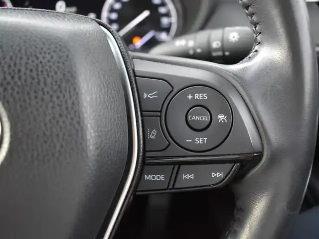 トヨタ ハリアー G 福岡県 2020(令2)年 4.4万km ホワイトパールクリスタルシャイン 　ハリアー　G　/ワンオーナー/純正ナビ/　　フルセグTV/B・T/miracast/バックカメラ/パワーバックドア/デジタルインナーミラー/　　前後方録画機能付き/トヨタセーフティーセンス/レーダークルーズコントロール/運転席パワーシート/モデリスタエアロ/オートハイビーム/クリアランスソナー/ビルトインETC/純正18インチアルミホイール/保証書あり/取扱説明書あり/スペアキーあり