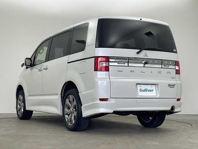 三菱 デリカＤ：５ ローデスト ロイヤルツーリング 秋田県 2019(平31)年 3.9万km ウォームホワイトパール 4WD/両側パワースライドドア/社外SDナビ/　（CD/TV）/バックカメラ/クルーズコントロール/革巻きハンドル/ETC/ドライブレコーダー/パワーバックドア/D席パワーシート/前席シートヒーター/電動格納ミラー/純正フロアマット/純正18インチアルミホイール/HIDヘッドライト/フォグランプ/オートライト/スマートキー