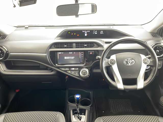 トヨタ アクア X－URBAN 愛知県 2015(平27)年 1.6万km ライムホワイトパールクリスタルシャイン 純正7インチSD（ナビ無し）/フルセグTV/CD DVD/Bluetooth/純正アルミホイール/ドライブレコーダー/ETC/ルーフレール/ステアリングスイッチ/スマートキー/プッシュスタート