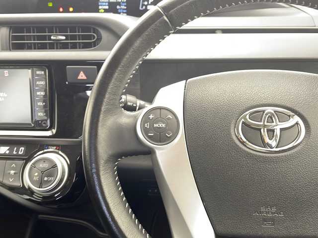 トヨタ アクア X－URBAN 愛知県 2015(平27)年 1.6万km ライムホワイトパールクリスタルシャイン 純正7インチSD（ナビ無し）/フルセグTV/CD DVD/Bluetooth/純正アルミホイール/ドライブレコーダー/ETC/ルーフレール/ステアリングスイッチ/スマートキー/プッシュスタート