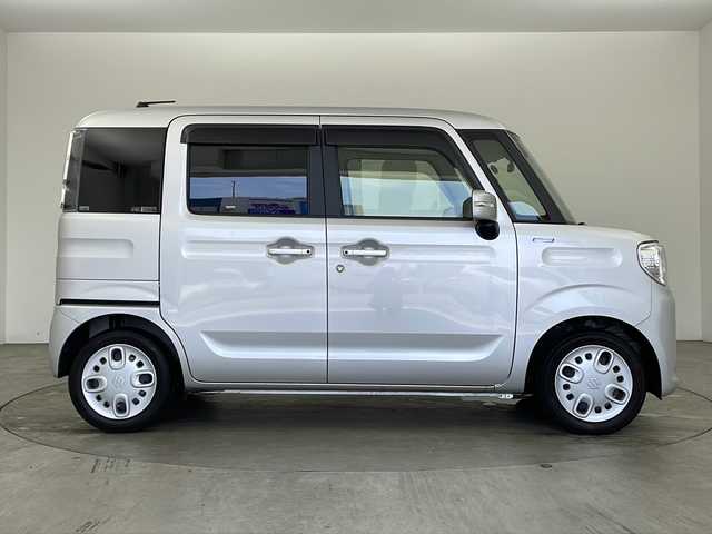 スズキ スペーシア HYBRID X 兵庫県 2023(令5)年 1.2万km シルキーシルバーメタリック ・社外ナビ&TV&BT&USB&HDMI/・ETC/・レーダークルーズコントロール/・スズキセーフティサポート/・レーンキープアシスト/・デュアルブレーキサポート/・オートマチックハイビーム/・両側パワースライドドア/・シートヒーター/・クリアランスソナー/・前後ドライブレコーダー/・アイドリングストップ/・後席サーキュレーター/・純正フロアマット/・スマートキー/・プッシュスタート