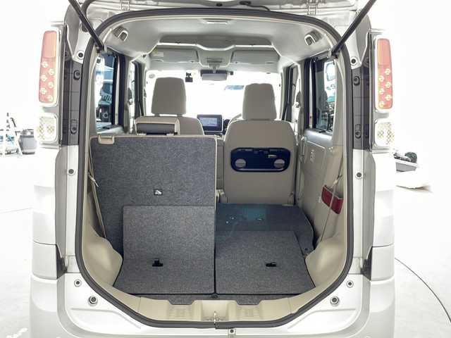 スズキ スペーシア HYBRID X 兵庫県 2023(令5)年 1.2万km シルキーシルバーメタリック ・社外ナビ&TV&BT&USB&HDMI/・ETC/・レーダークルーズコントロール/・スズキセーフティサポート/・レーンキープアシスト/・デュアルブレーキサポート/・オートマチックハイビーム/・両側パワースライドドア/・シートヒーター/・クリアランスソナー/・前後ドライブレコーダー/・アイドリングストップ/・後席サーキュレーター/・純正フロアマット/・スマートキー/・プッシュスタート