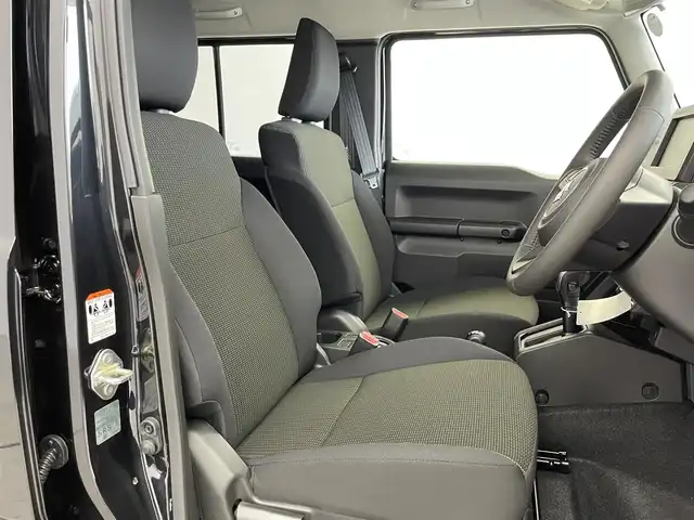 スズキ ジムニー ノマド FC 愛知県 2025(令7)年 0.1万km未満 黒 登録済み未使用車　/４WD　/スズキデュアルカメラサポート/コーナーセンサー　/アダプティブクルーズコントロール　/車線逸脱防止装置　/衝突軽減ブレーキ　/後方誤進抑制機能　/ステアリングリモコン　/革巻きステアリング　/フォグランプ　/ミラーヒーター　/シートヒーター　