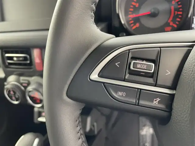 スズキ ジムニー ノマド FC 愛知県 2025(令7)年 0.1万km未満 黒 登録済み未使用車　/４WD　/スズキデュアルカメラサポート/コーナーセンサー　/アダプティブクルーズコントロール　/車線逸脱防止装置　/衝突軽減ブレーキ　/後方誤進抑制機能　/ステアリングリモコン　/革巻きステアリング　/フォグランプ　/ミラーヒーター　/シートヒーター　